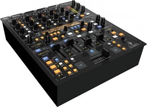 DJ-микшер BEHRINGER DDM4000